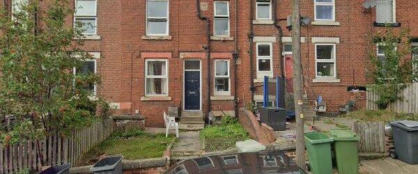 2 Bed Terraced House, Bankfield Terrace, LS4 - Photo 1