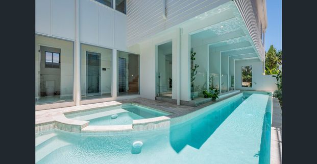 LUXE RESORT STYLE RETREAT ON WILLIAM STREET - Photo 1