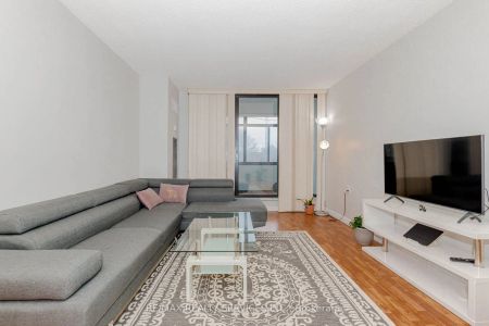 18 Knightsbridge Road #304 - Photo 4