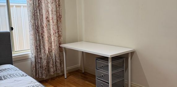 5-bedroom shared house / townhouse, Eton Avenue - Photo 2