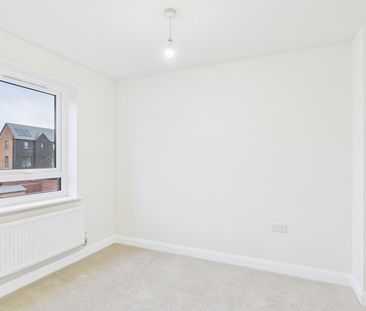 Laurie Close, Yate, Bristol - Photo 3