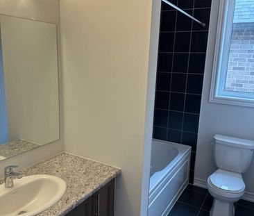 For Lease - 1009 LOCKIE Drive, Oshawa, Ontario - Photo 4