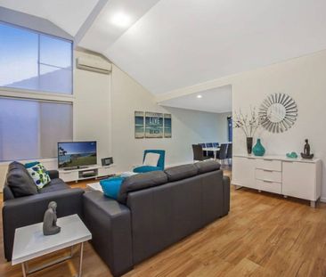 Broadbeach Waters - Photo 1