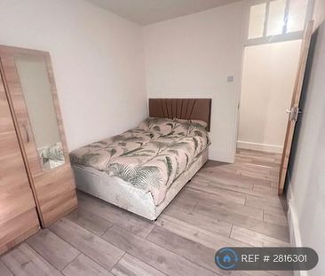 1 bedroom in a flat share to rent - Photo 1