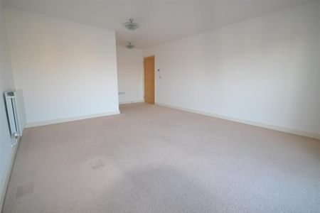 3 bedroom flat to rent - Photo 2