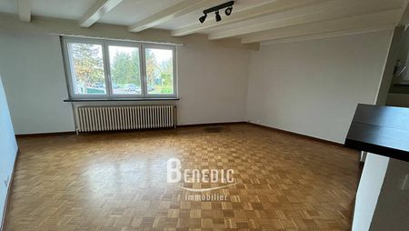 Appartement F3 avec balcon, garage et stationnement - Photo 2