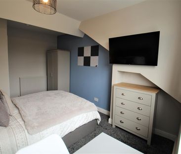 Cliff Road, Woodhouse, LS6 2ET, Leeds - Photo 2