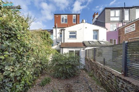 4 bedroom terraced house to rent - Photo 4