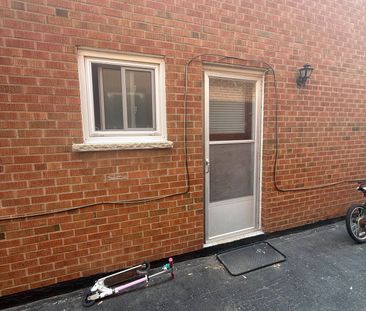 For Lease - 759 Bloor Street Unit# Main Floor, Mississauga, Ontario - Photo 5