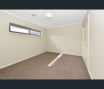 2/1 Gordon St, Tullamarine, Vic 3043 - Photo 4