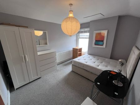 St Helens Avenue, Brynmill, Swansea, SA1 4NE - Photo 3