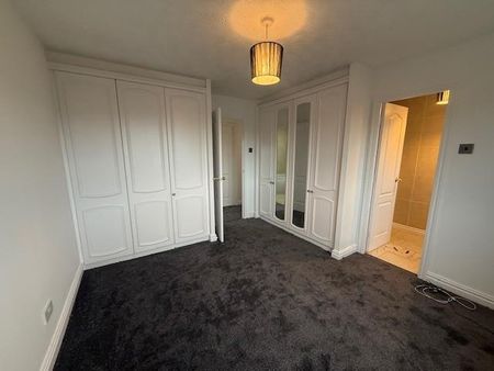 4 bedroom detached house to rent - Photo 4