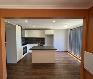 2/4 Nimmitabel Street, Queanbeyan - Photo 3