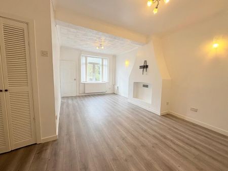 2 bedroom terraced house to rent - Photo 2