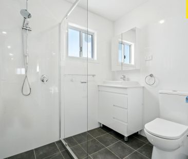 BRAND NEW GRANNY FLAT **WATER INCLUDED** - Photo 5