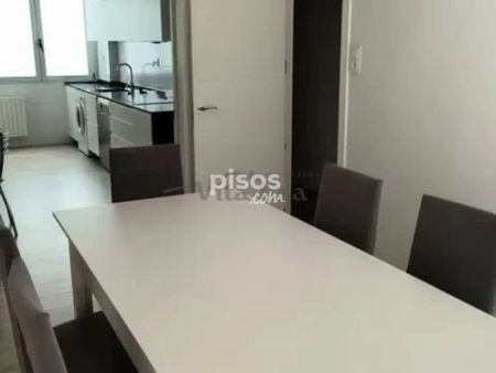 Piso en alquiler en Centro - Photo 2