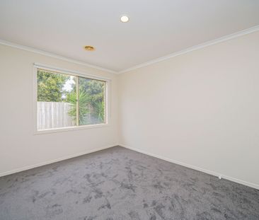 Renovated 4 bedroom home in a superb location! - Photo 1