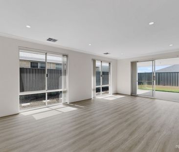 OCEAN BREEZES - Photo 1