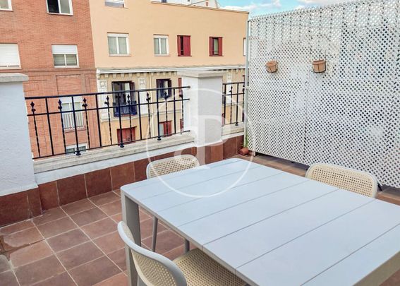 Penthouse with terrace for rent in Trafalgar (Madrid) - Photo 1