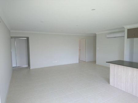 4 BEDROOM HOME IN QUIET CUL-DE-SAC - Photo 4
