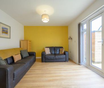 3 bedroom terraced house to rent - Photo 6