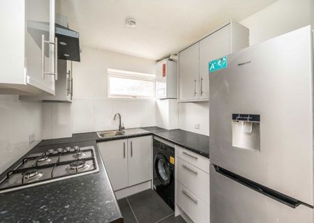 Crusoe Road, CR4 3LG, Mitcham - Photo 3