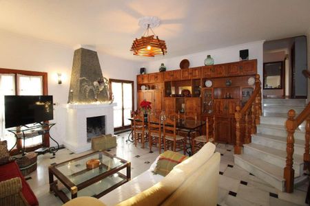 4 room luxury Villa for rent in Alhaurín de la Torre, Spain - Photo 3