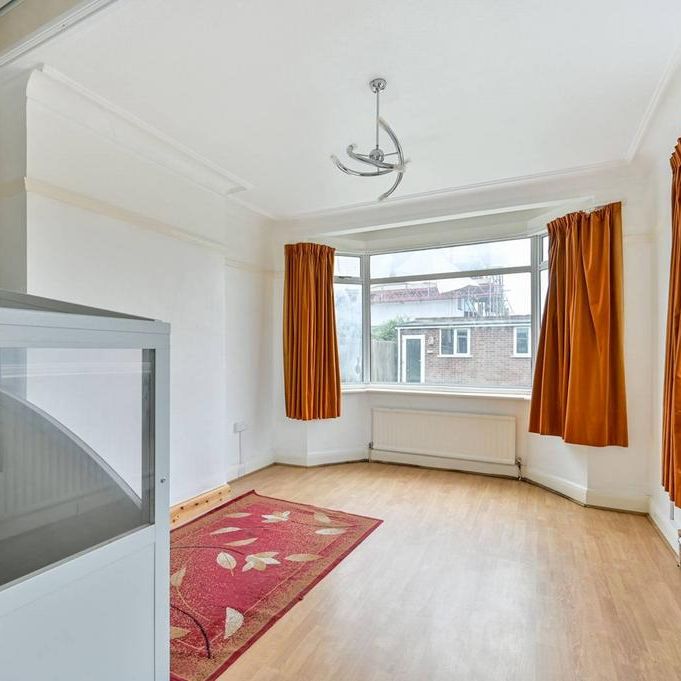 3 bedroom semi-detached house to rent - Photo 1