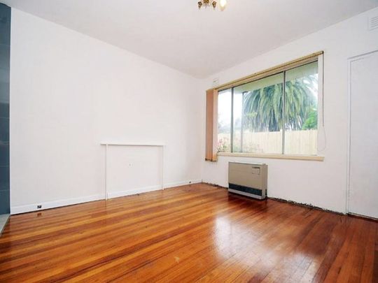Modern Unit in Central Dandenong&excl; - Photo 1