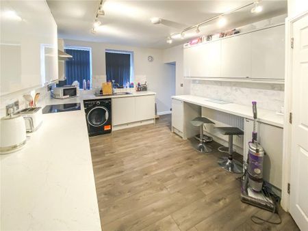 Property to rent - Photo 5