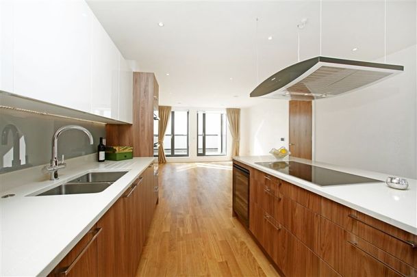 3 Bedroom Flat To Let - Photo 1