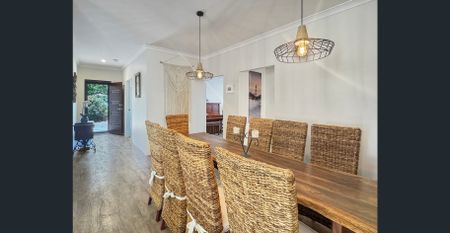 Fully-Furnished Home Opposite Beautiful Park - Photo 5