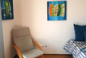 Furnished and equipped T0 flat next to Wisteria!