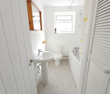 2 bedroom semi-detached house to rent - Photo 6