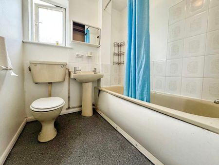 Florence Close, Grays, RM20 - Photo 5