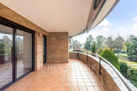 Alcobendas, Community of Madrid 28109 - Photo 3