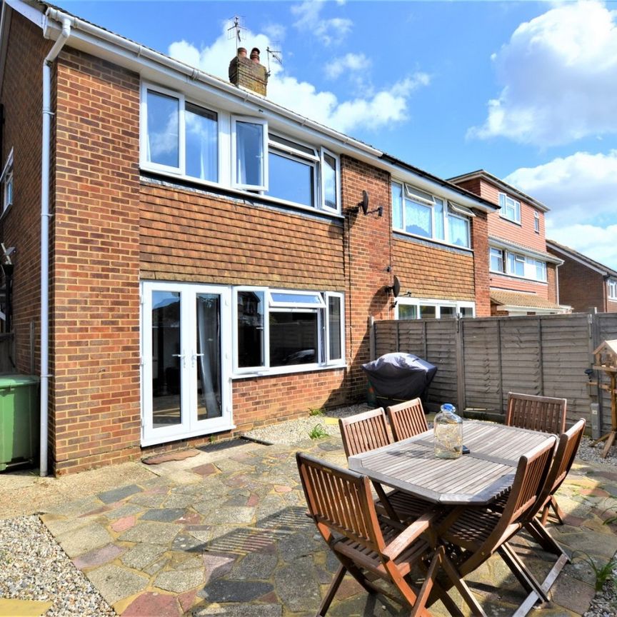 A 3 Bedroom Semi-Detached House Instruction to Let in Bexhill-on-Sea - Photo 1