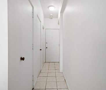 STUDIO SPACIEUX AVEC VUE SUR UN LUXURIANT JARDIN PRIVÉ RENOVE - Photo 4