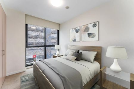 Stylish North-Facing Apartment in a Premier Lakeside Precinct - Photo 5