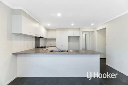 “Lovely Three Bedroom Home” - Photo 4