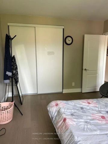 Detached Home For Lease | W9239330 - Photo 5