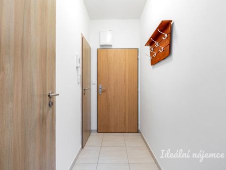 Pronájem bytu 1+kk 24 m2 - Fotografie 5