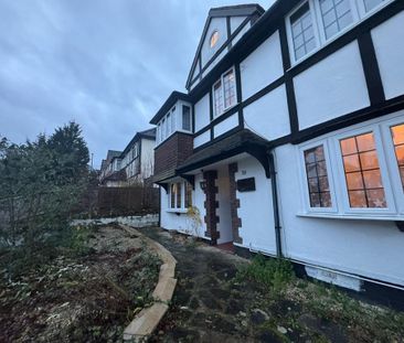 1 bedroom in a house share to rent - Photo 2