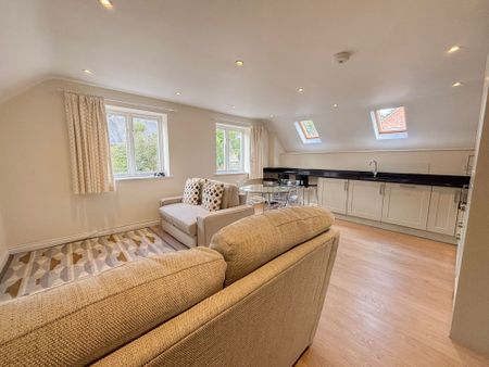 2 bed apartment to rent in Monmouth Close, Kenilworth, CV8 - Photo 3