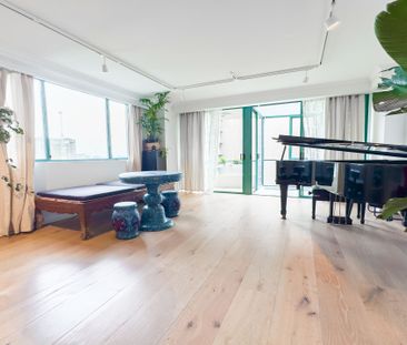 Renovated and Spacious 2-Bedroom Apartment in Prime Sydney Location - Photo 1