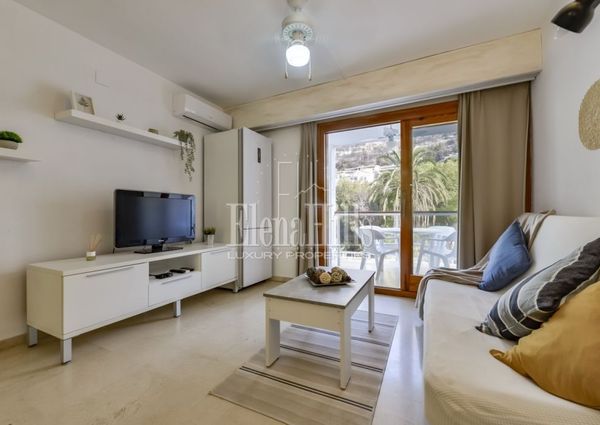 Modern apartment with stunning views of the Mascarat mountain range, Alicante.