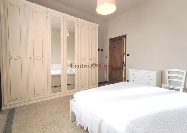 Appartamento di pregio in villa bifamiliare con ingresso indipendente, arredato