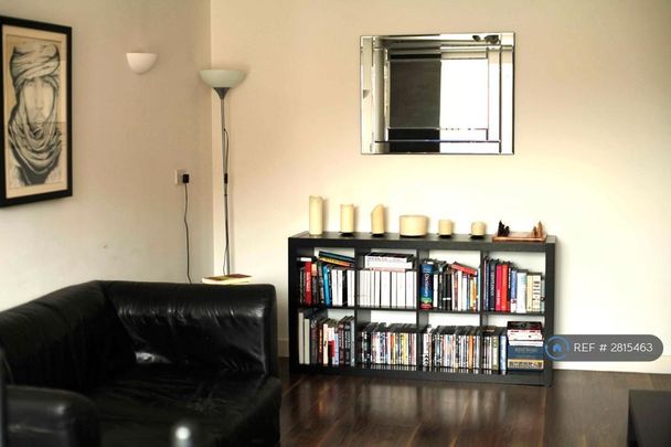 2 bedroom flat to rent - Photo 1