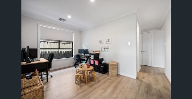 Spacious Modern Home - Photo 1