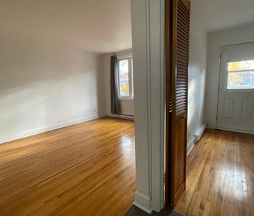 5037 Av. Bessborough - Photo 1